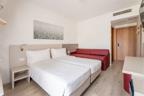 Hotel Angelini a pochi passi dal lago di Garda, accoglienza e comfort per il tuo soggiorno