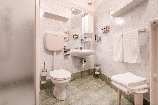 Hotel Angelini a pochi passi dal lago di Garda, accoglienza e comfort per il tuo soggiorno