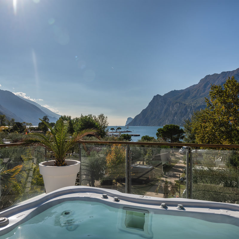 Hotel Angelini a pochi passi dal lago di Garda, accoglienza e comfort per il tuo soggiorno - Residence